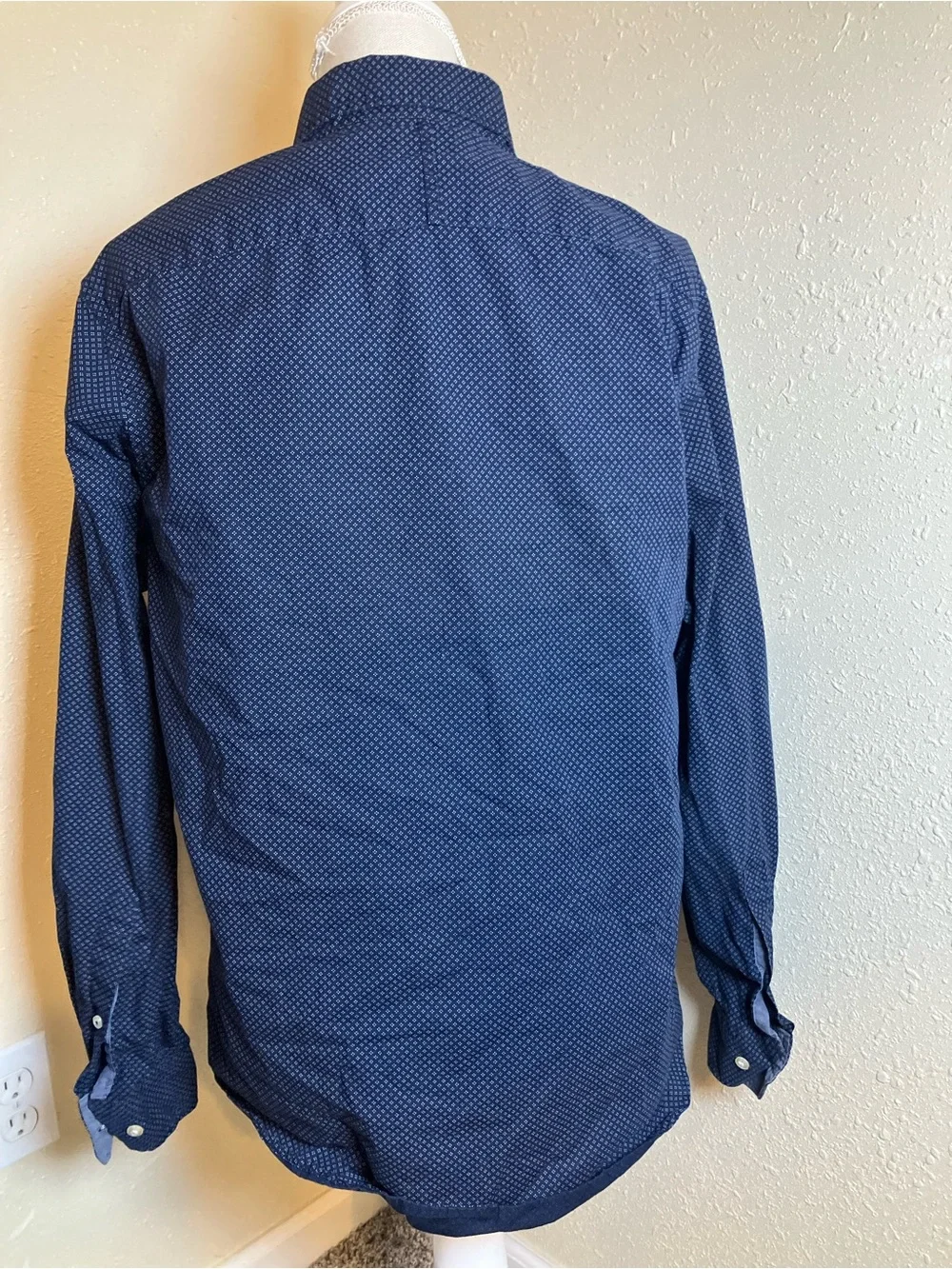 Banana Republic slim button